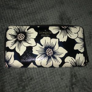 Kate spade wallet. Gently used.